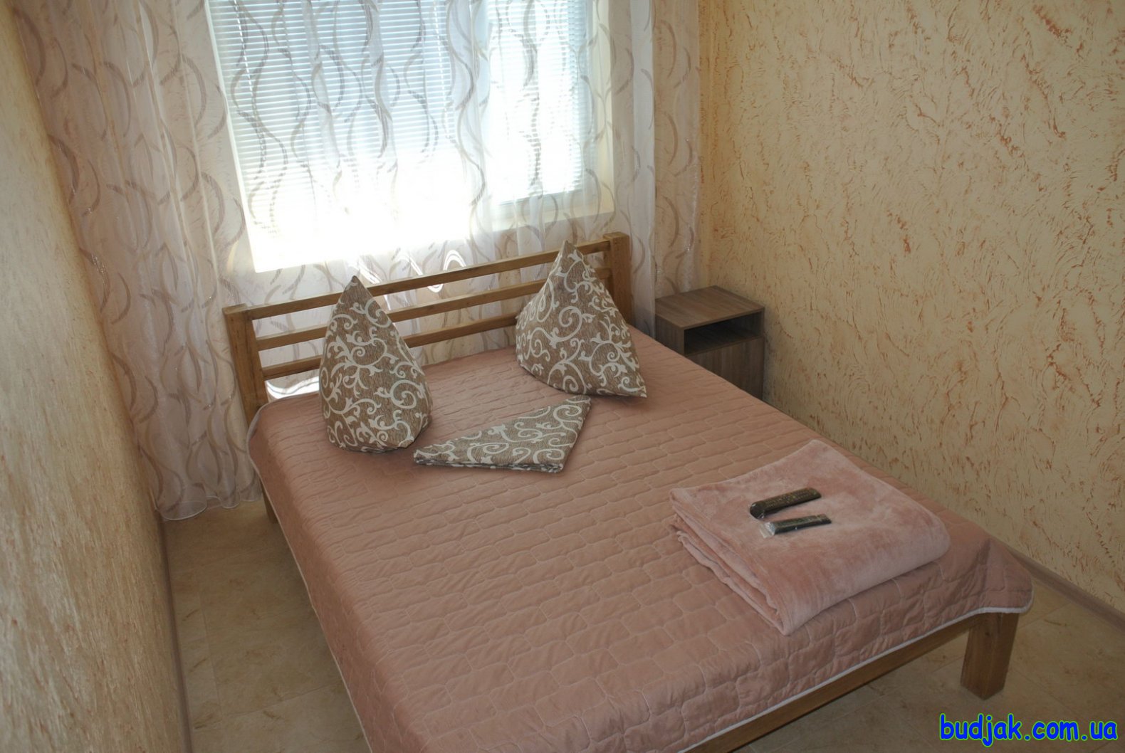 4-х местный 2-х комнатный номер. База отдыха «Плай». Курорт Рассейка. Фото № 0530. 2017 год